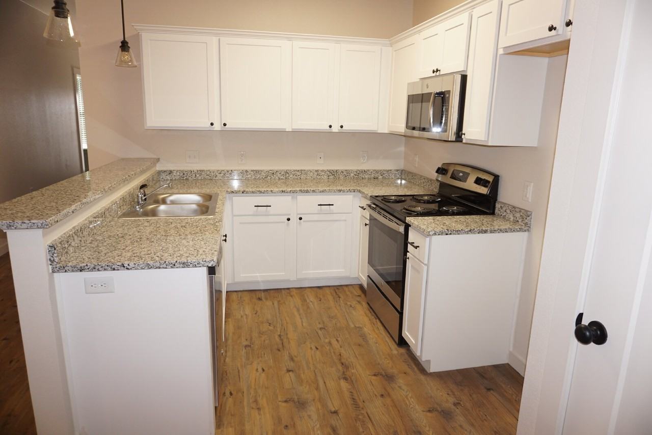 2549 138th St - Photo 3 of 8