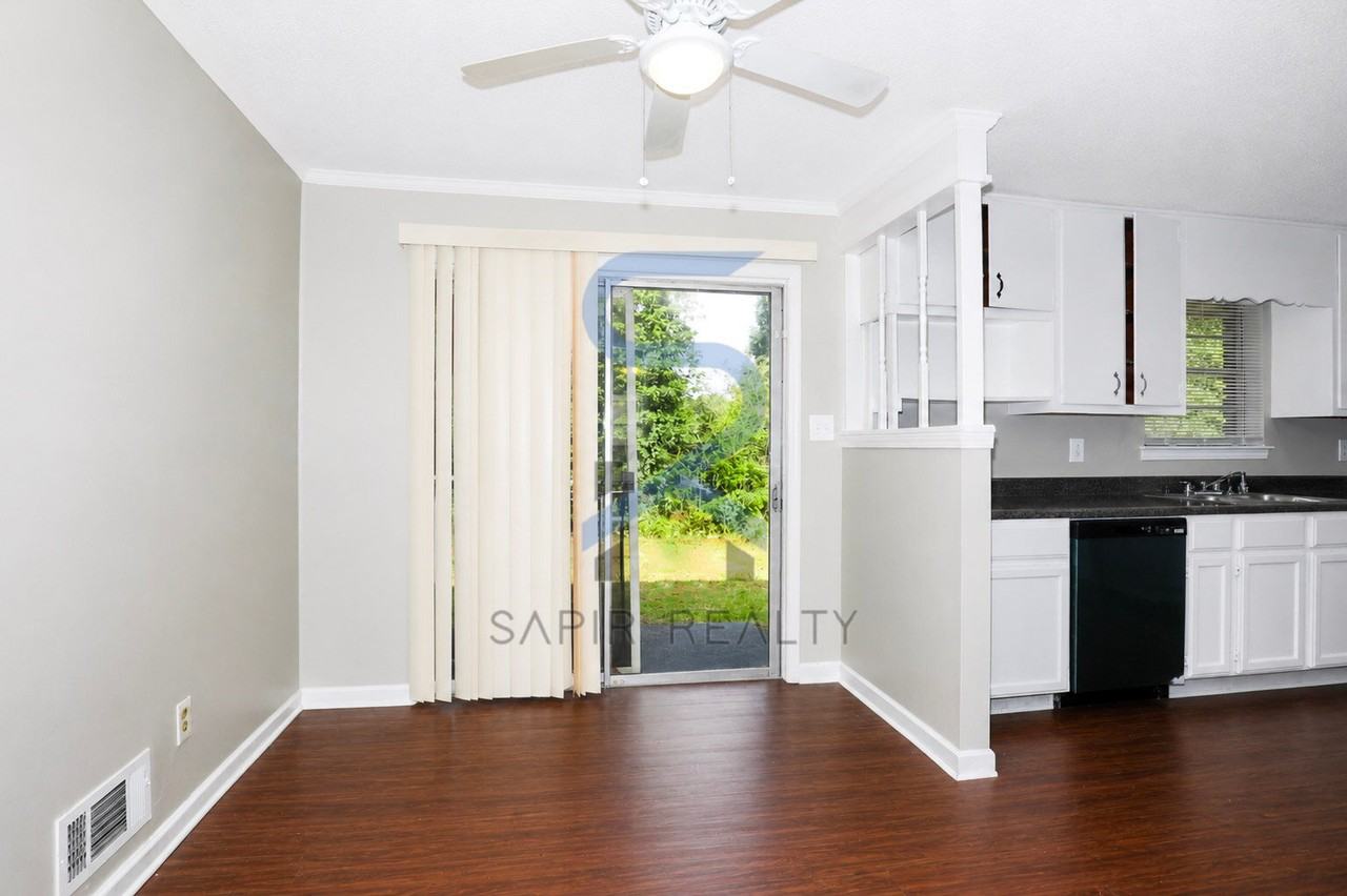 6067 Ledgewood Dr - Photo 5 of 18