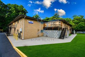featured image of 3300 College St Apt 5 #Apt 5