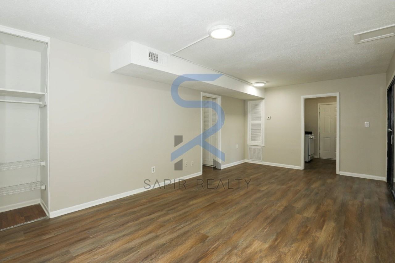 3300 College St Apt 5 - Photo 5 of 16