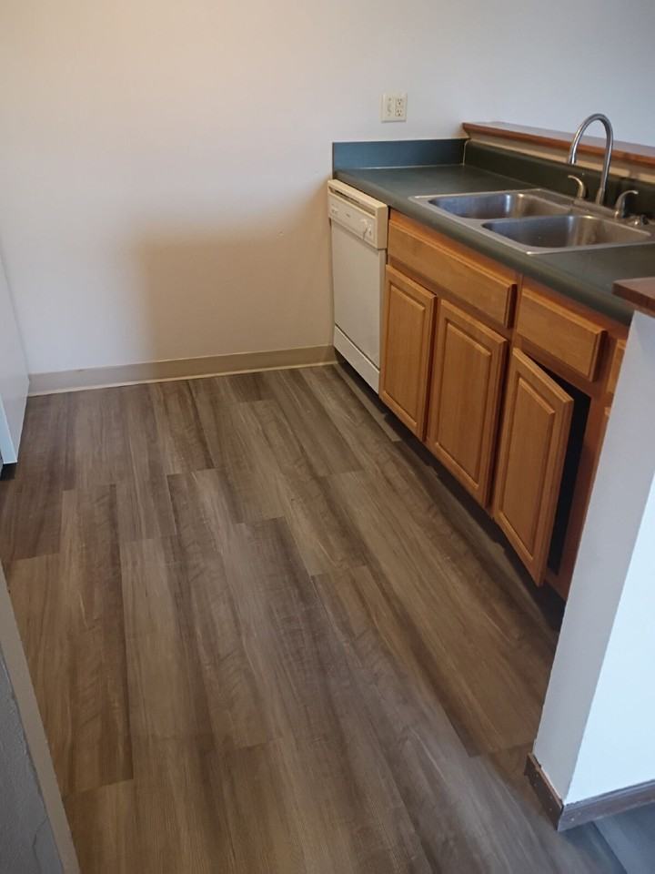 410 13th Ave Nw #14 - Photo 5 of 9