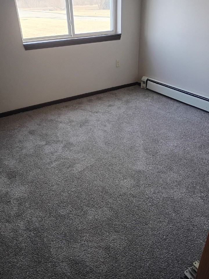 410 13th Ave Nw #14 - Photo 7 of 9