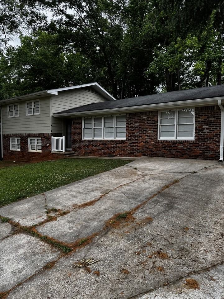 1015 Casa Dr - Photo 2 of 17