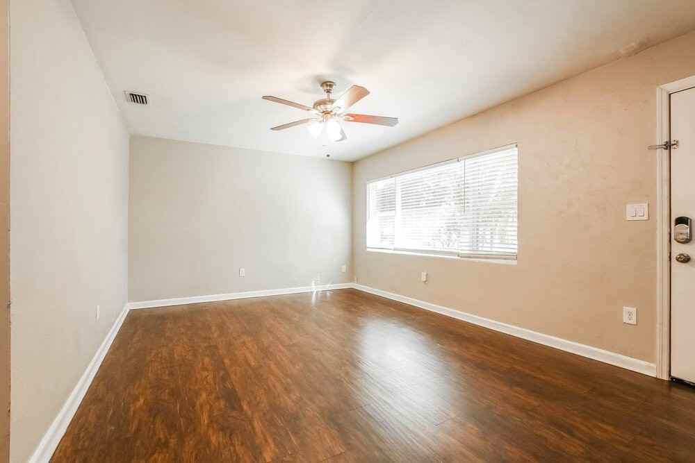8647 Marietta Meadows Dr - Photo 3 of 6