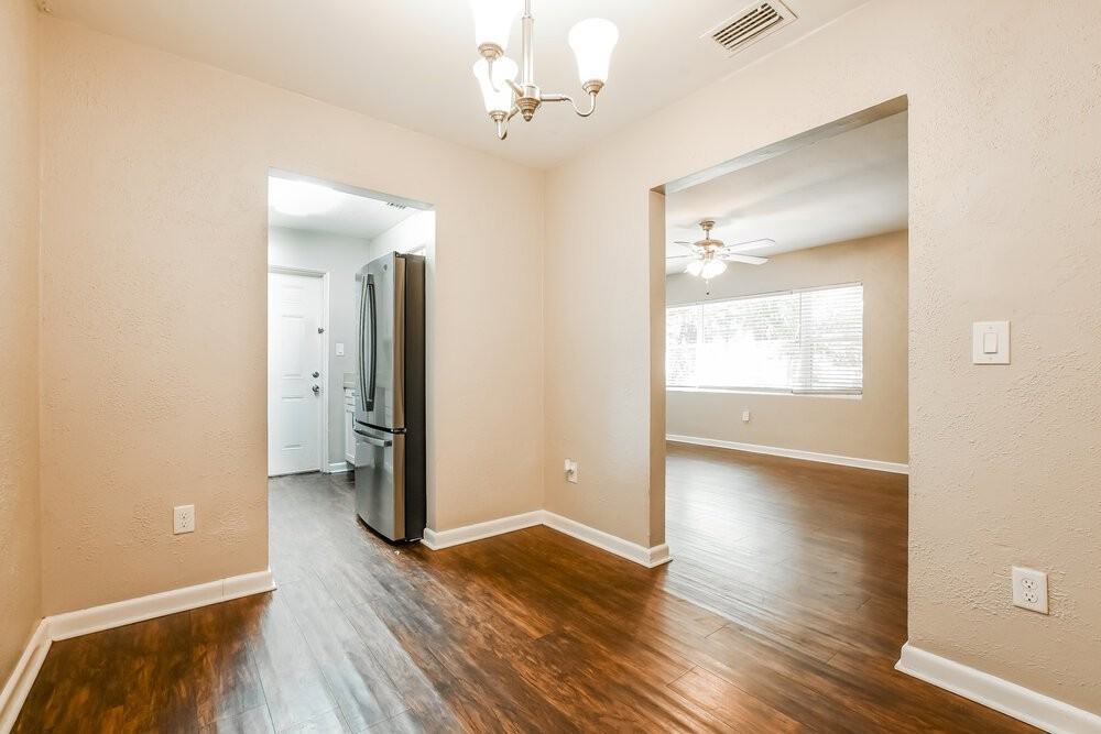 8647 Marietta Meadows Dr - Photo 4 of 6