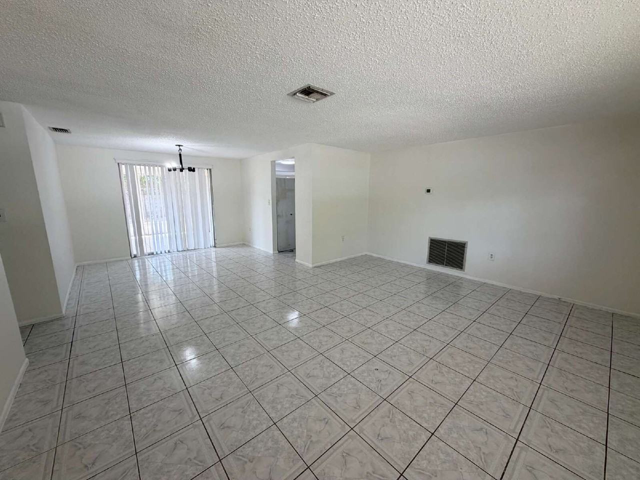 11701 Alpine Pkwy - Photo 2 of 13