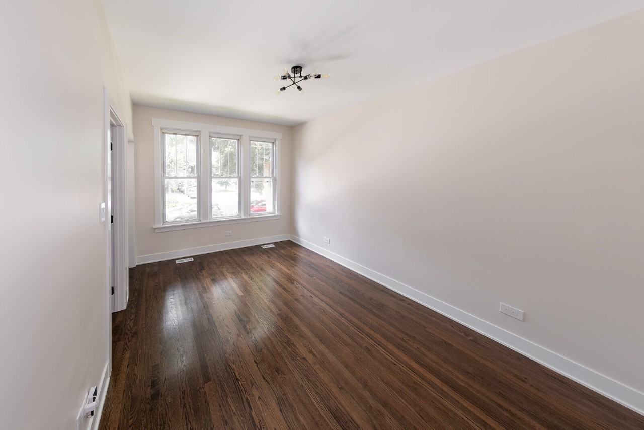 3233 W Berteau Ave - Photo 6 of 27