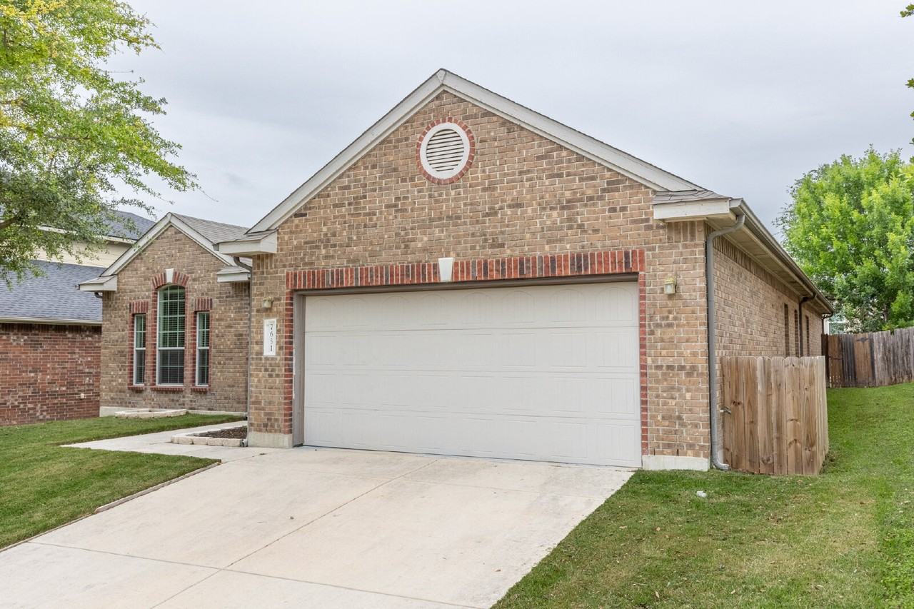 7651 Mission Ledge - Photo 2 of 38