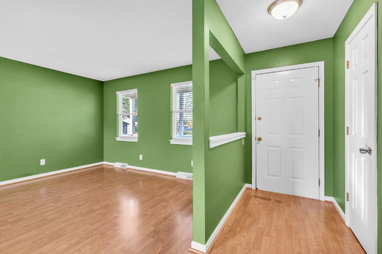 18 Genesis Ct - Photo 4 of 27