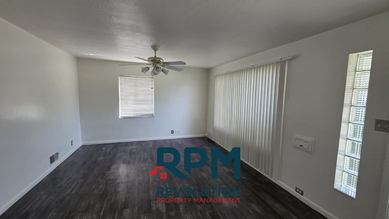 1066 36th St #UP - Photo 3 of 13