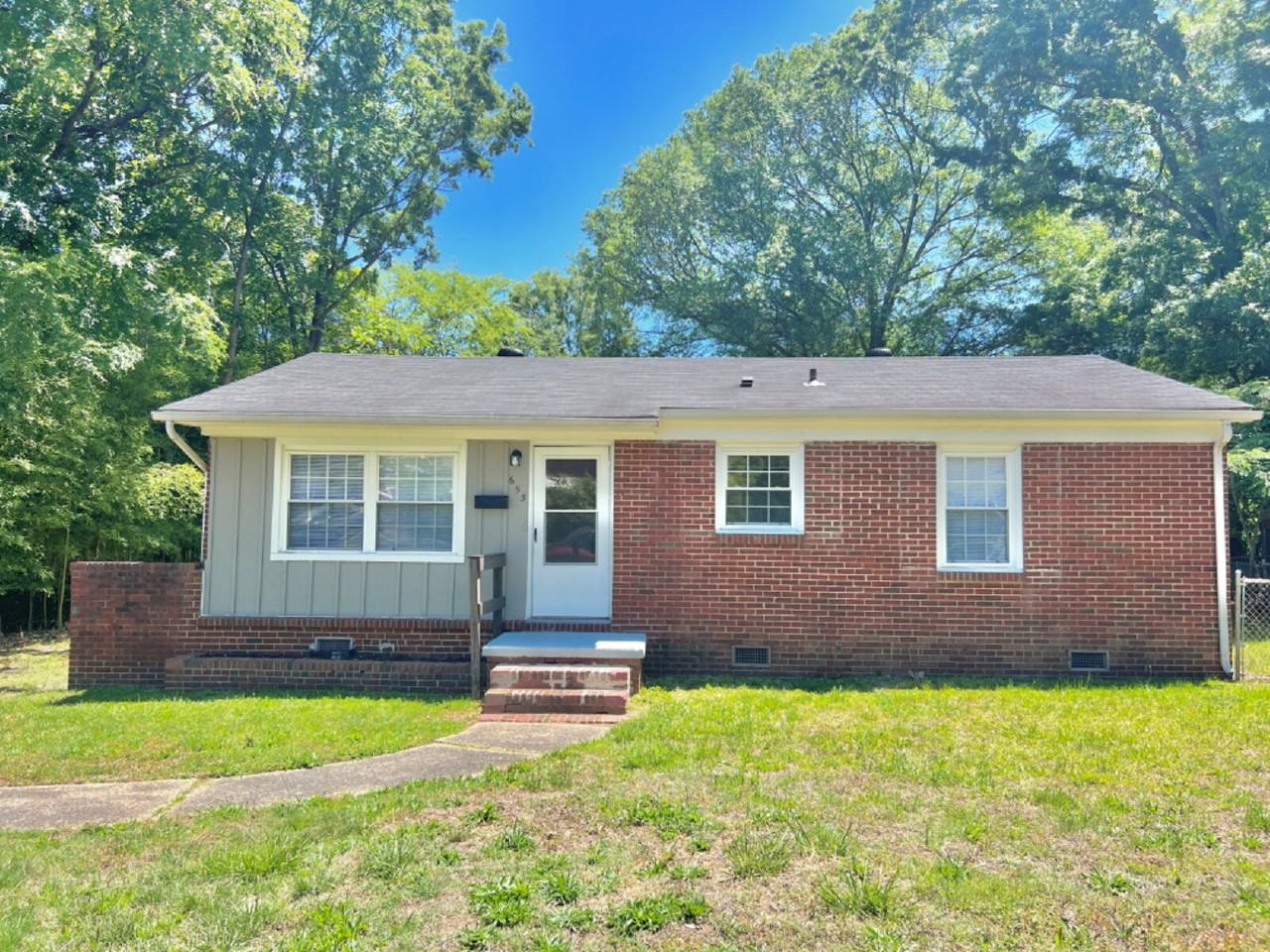 655 Reeves Ct - Photo 2 of 16