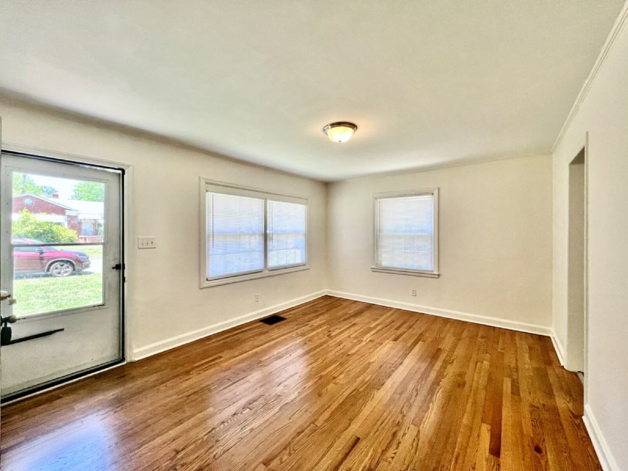 655 Reeves Ct - Photo 7 of 16