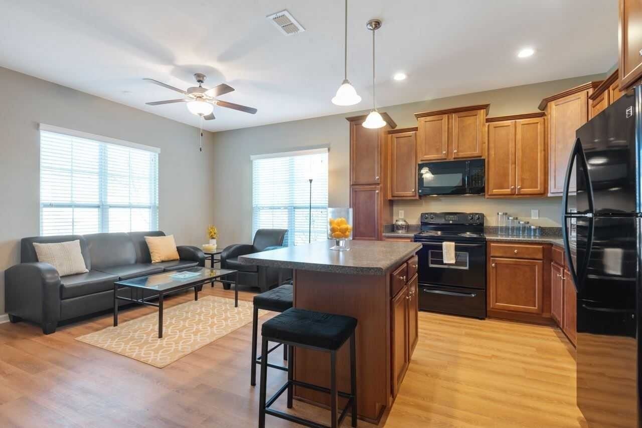 2214 Cedarbrook Ct - Photo 4 of 14