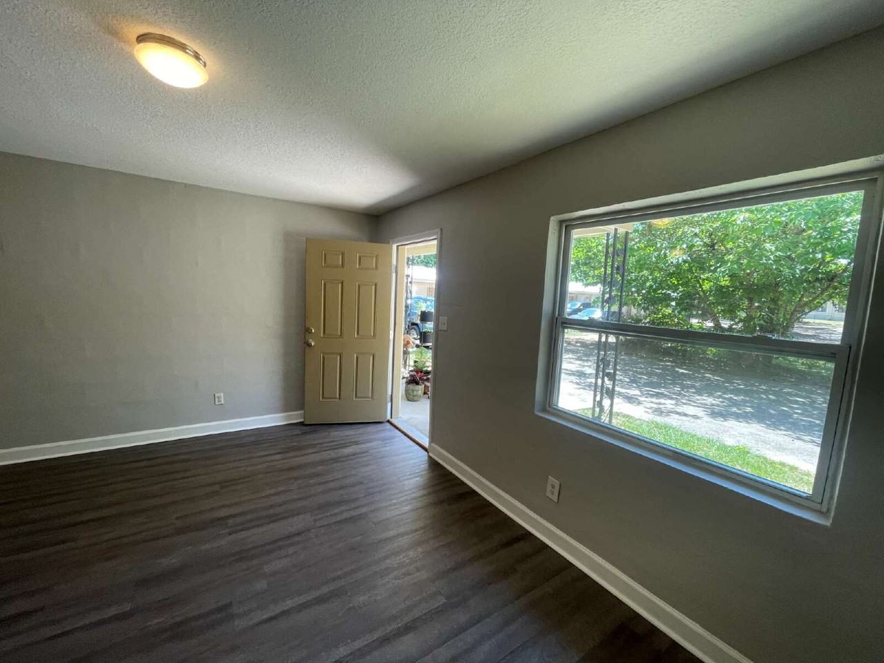 3721 Crawfordville Rd Apt 2 - Photo 7 of 11