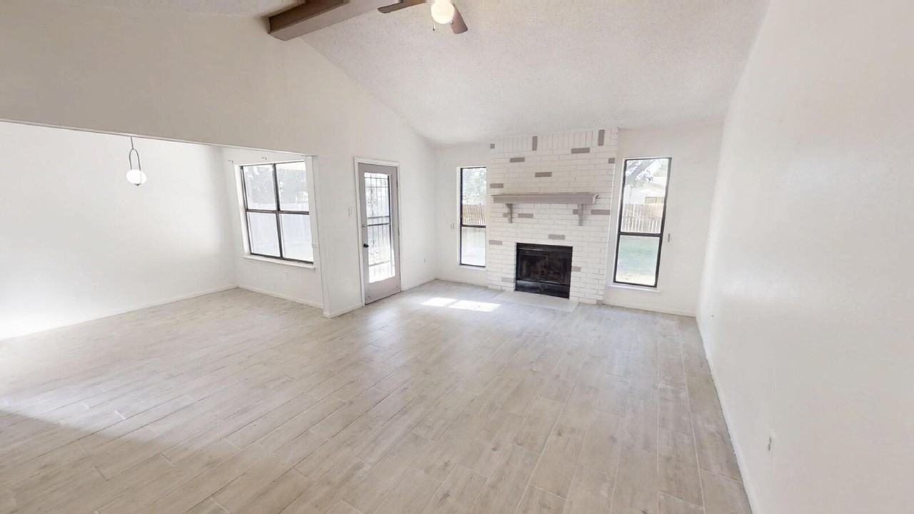 1801 Sagebrush Dr - Photo 4 of 26