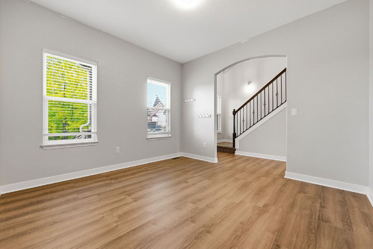 6654 13th St - Photo 4 of 31