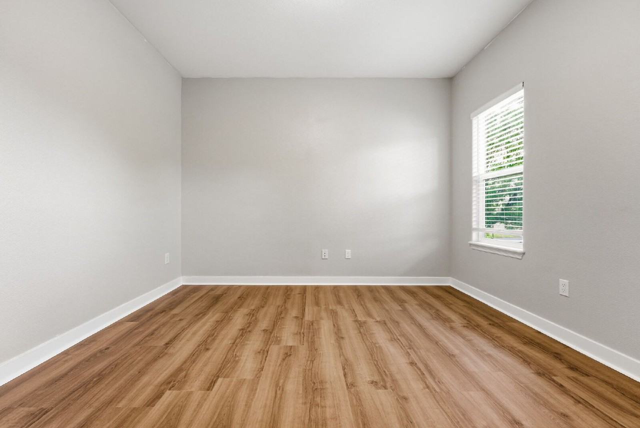 6654 13th St - Photo 5 of 31