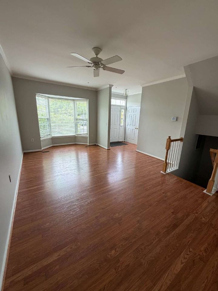 2404 Sandwich Ct - Photo 2 of 25