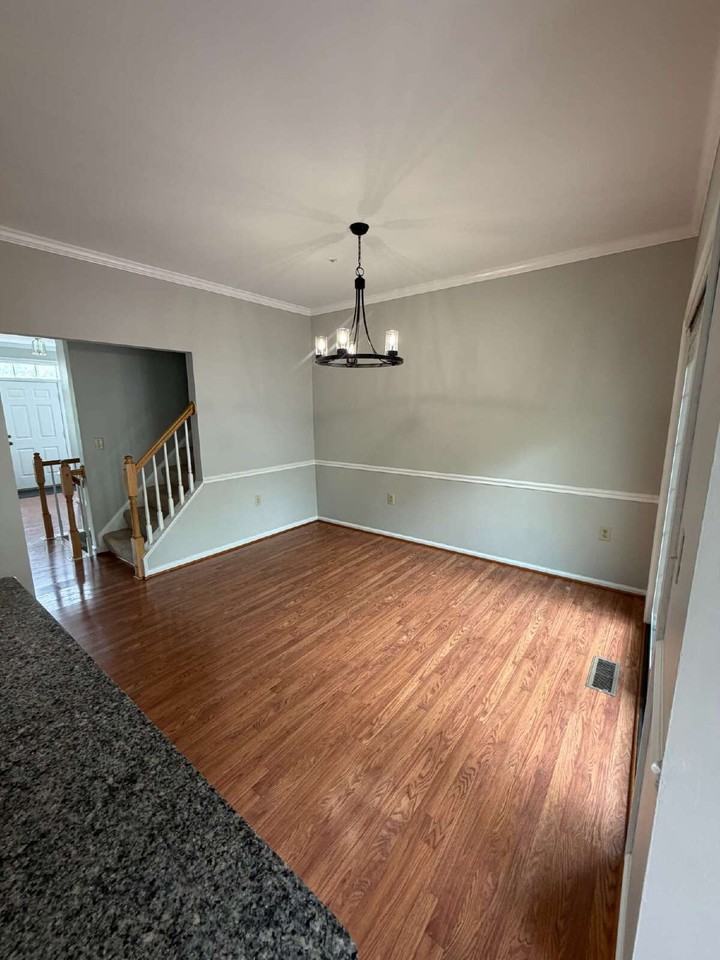2404 Sandwich Ct - Photo 4 of 25