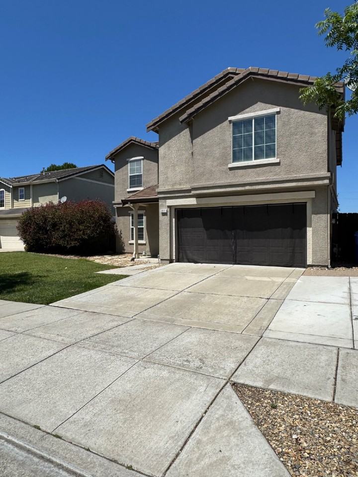 211 Brushwood Pl - Photo 2 of 24