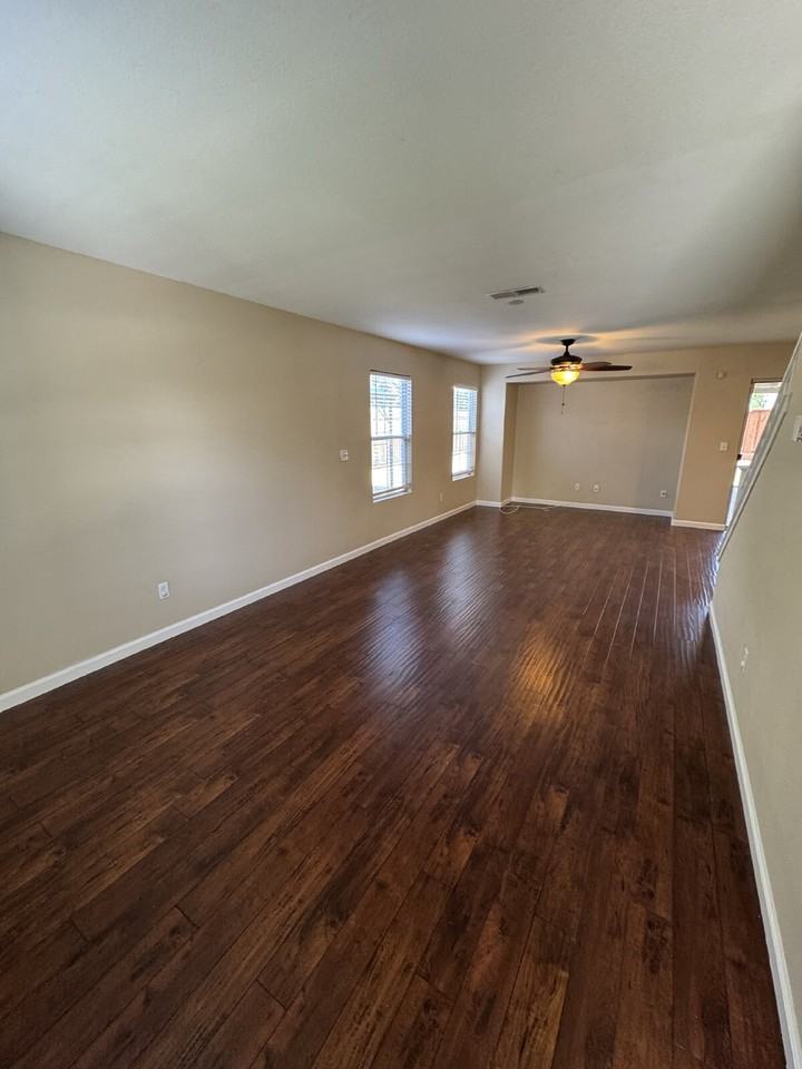 211 Brushwood Pl - Photo 3 of 24