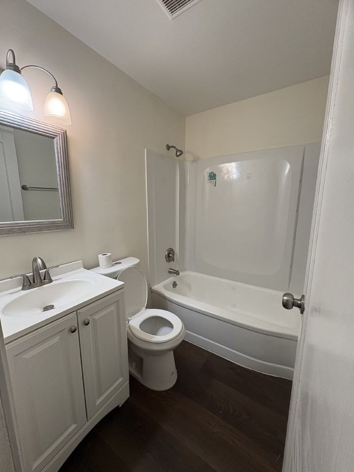 9814 Vickie Pl - Photo 3 of 6