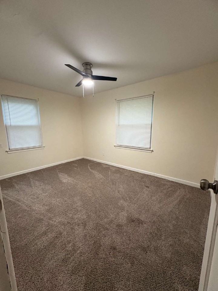 9814 Vickie Pl - Photo 6 of 6