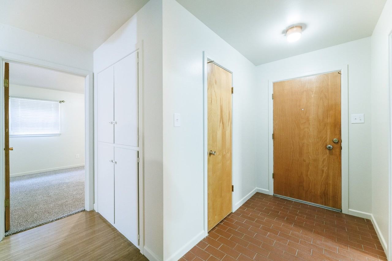 4926 48th St - Photo 4 of 46