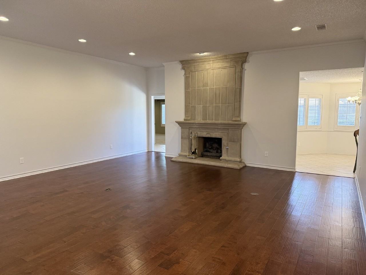 4215 95th St - Photo 2 of 30