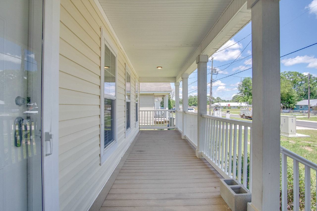 727 Bremen Ave - Photo 3 of 29