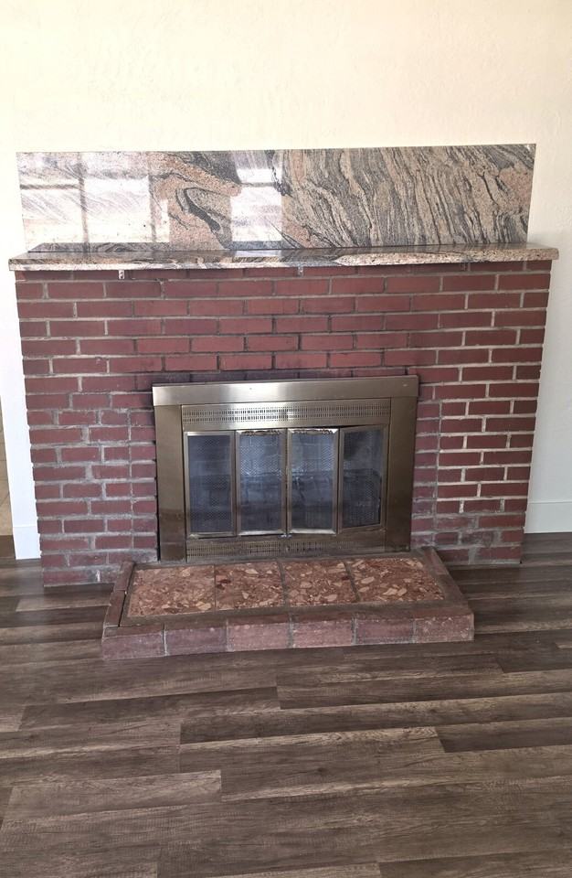 2528 E Hartford Ave - Photo 5 of 24