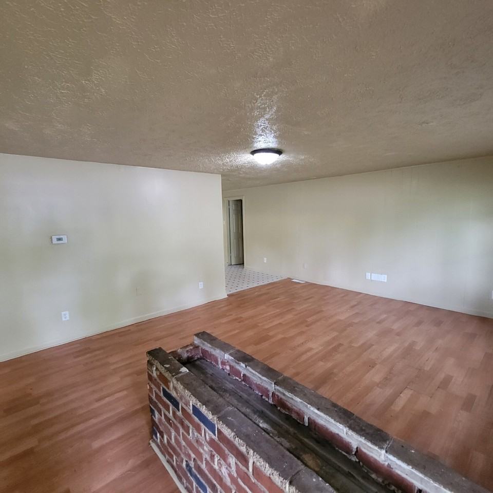 1951 N Mitthoefer Rd - Photo 3 of 8