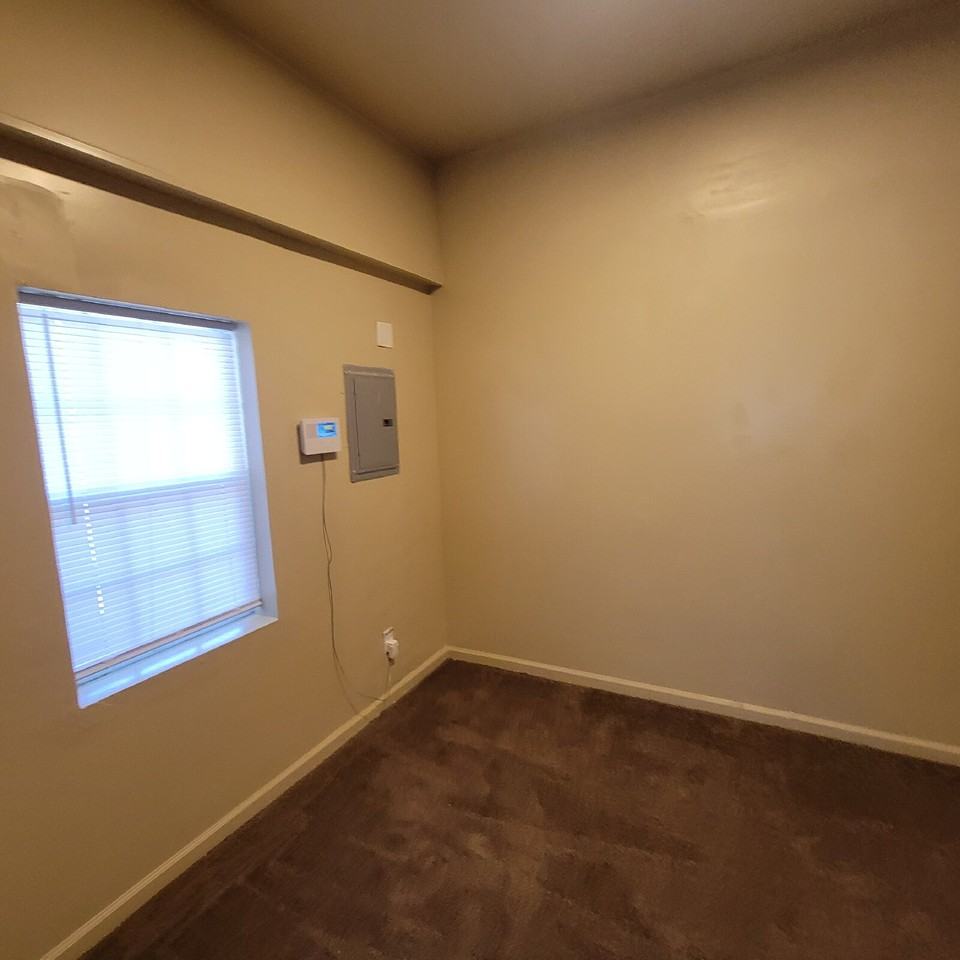 1450 Blaine Ave - Photo 5 of 8