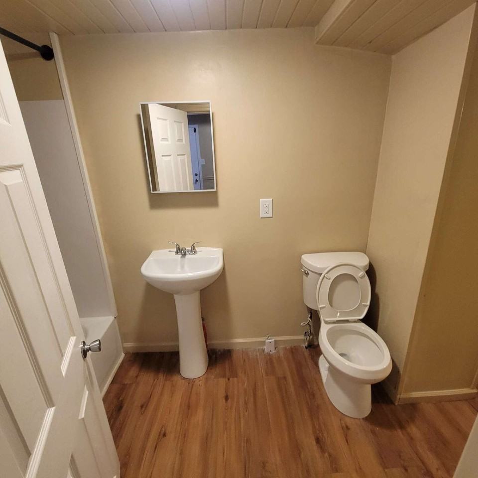 1450 Blaine Ave - Photo 7 of 8