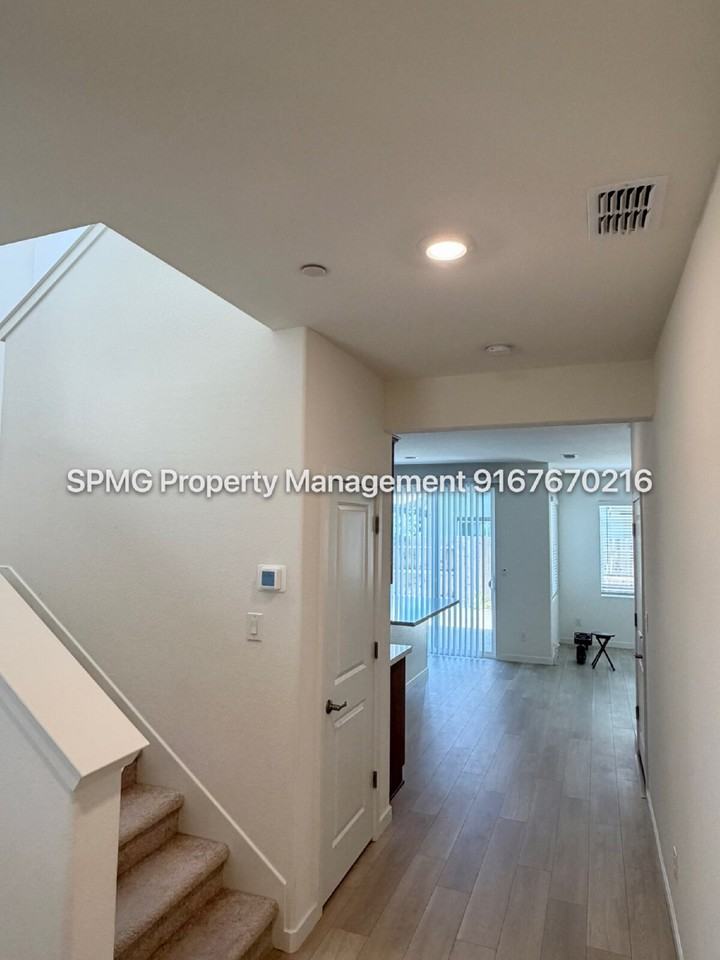 3609 Silver Pine Ln - Photo 4 of 38