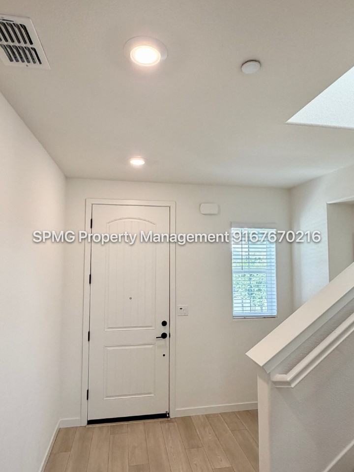 3609 Silver Pine Ln - Photo 5 of 38