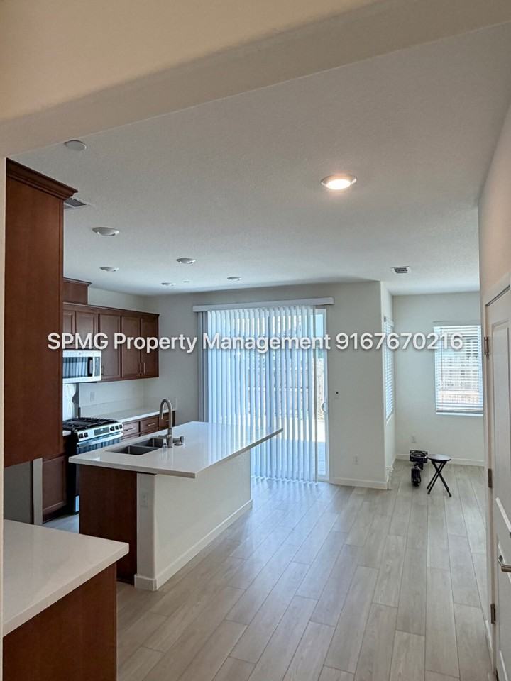3609 Silver Pine Ln - Photo 6 of 38