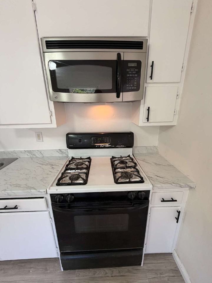 1454 Bel Air Dr - Photo 5 of 20