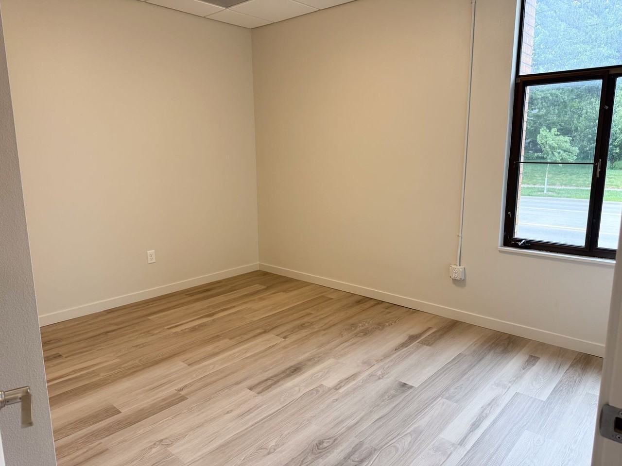 630 6th Street - Photo 4 of 8
