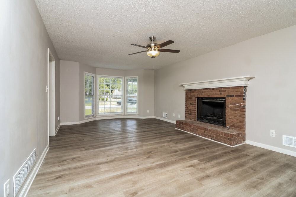 2981 Sutton Dr Sw - Photo 6 of 18