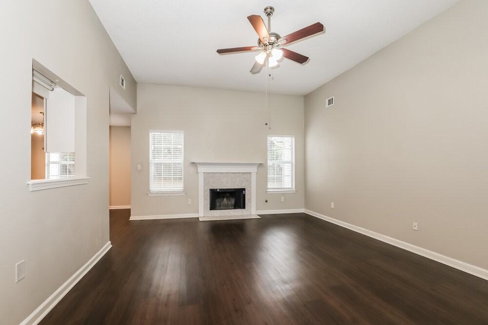 172 Regency Park Dr - Photo 3 of 16