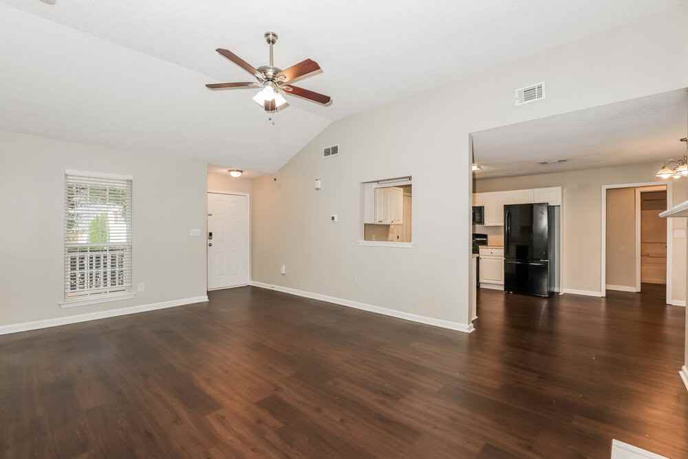 172 Regency Park Dr - Photo 4 of 16