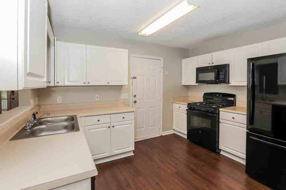 172 Regency Park Dr - Photo 7 of 16