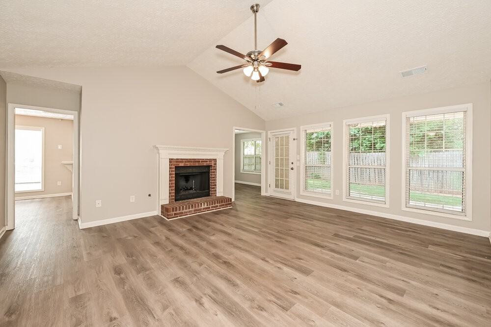 85 Paris Dr - Photo 3 of 16