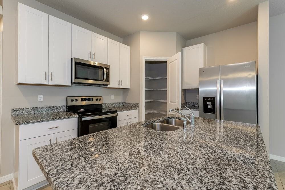 3533 Joshua Tree St - Photo 7 of 17