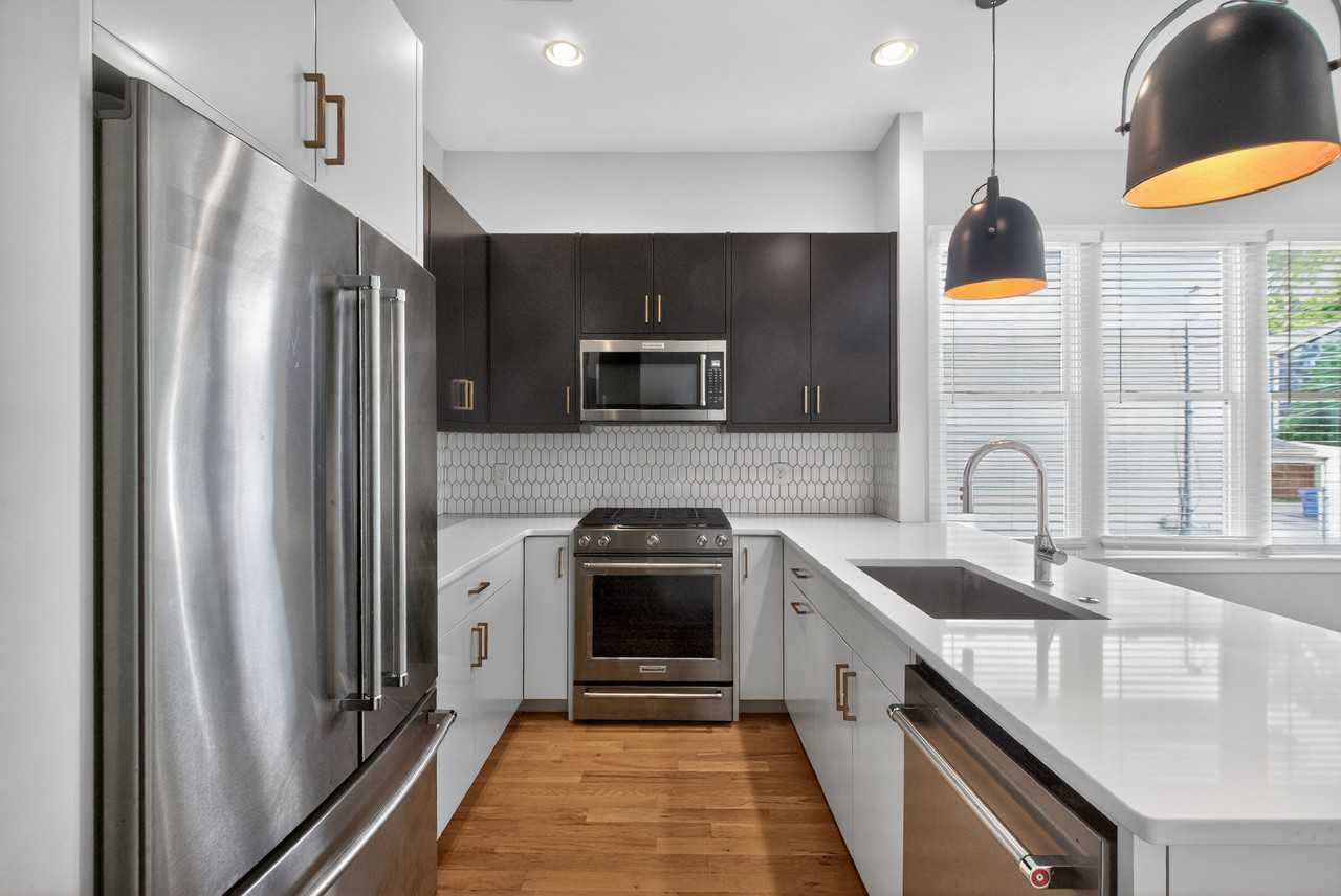 454 Calhoun St Nw #B - Photo 2 of 19