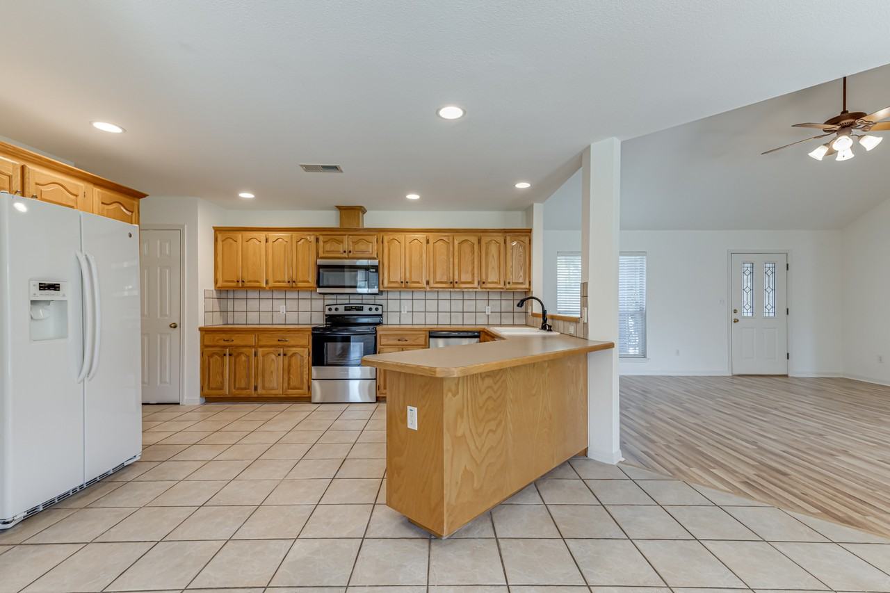 1319 Dime Box Cir #NA - Photo 4 of 17
