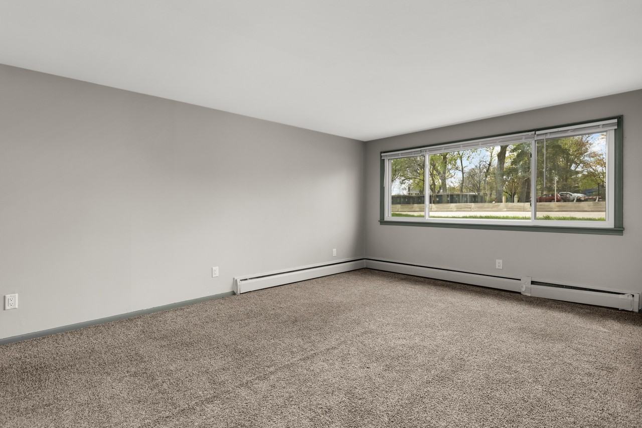 1284 Snelling Ave N #1282 - Photo 2 of 20