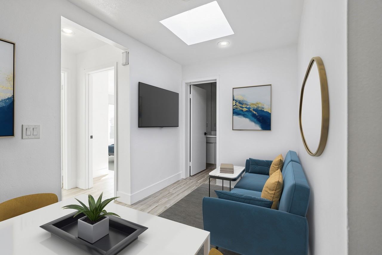 850 N Van Ness Ave #4 - Photo 4 of 18