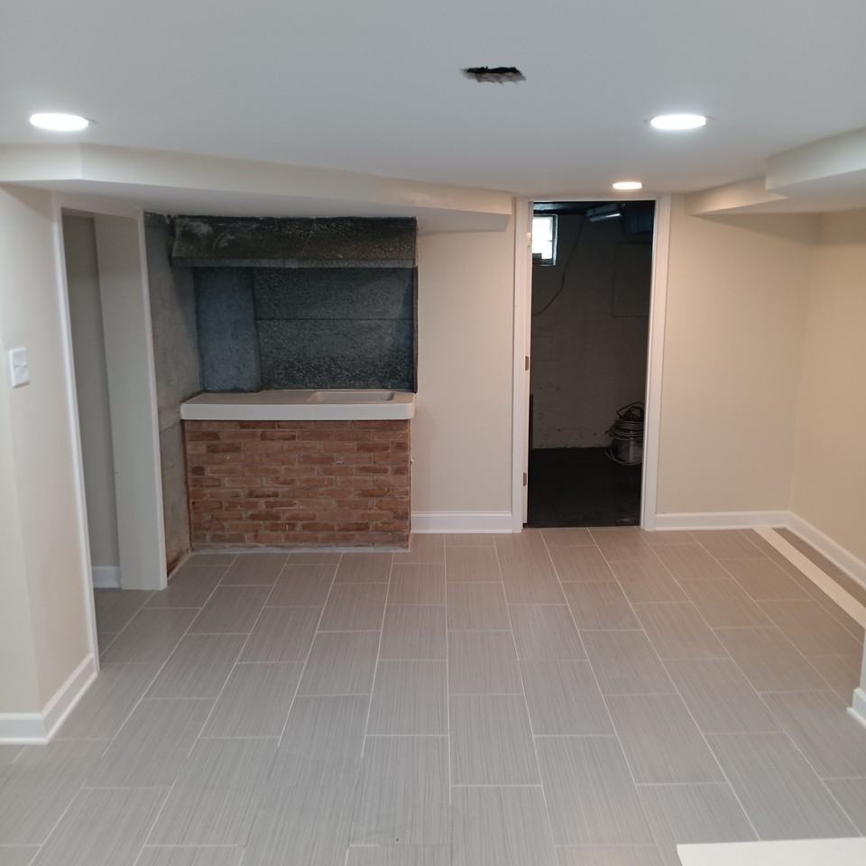2413 Wabash Ave #NA - Photo 2 of 19